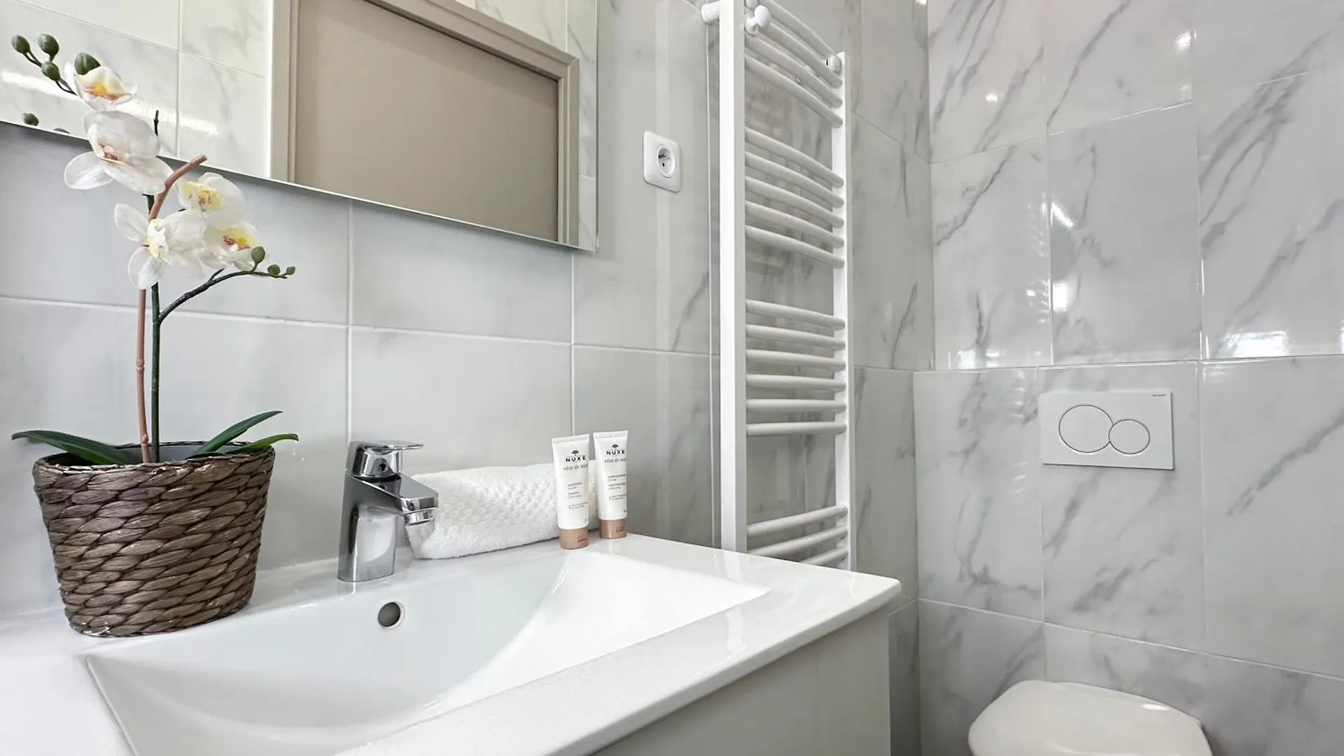 Lägenhet Spacious Studio In Saint-Germain-Des-Pres Paris Frankrike