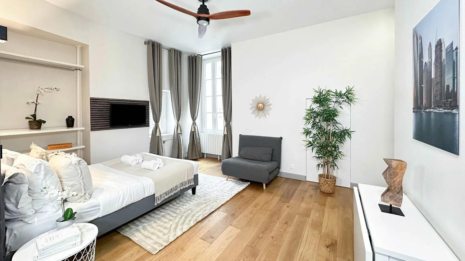 Spacious Studio In Saint-Germain-Des-Pres Paris Apartment
