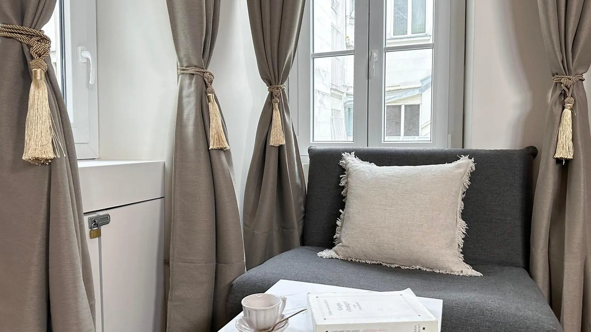 Spacious Studio In Saint-Germain-Des-Pres Paris